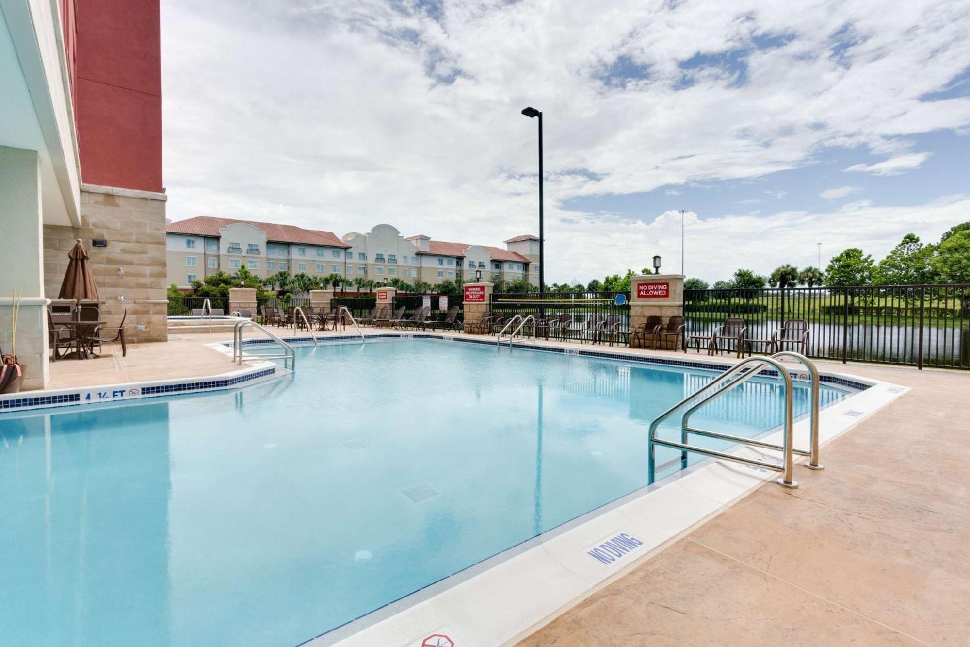 Drury Inn & Suites Fort Myers Airport Fgcu Exterior foto